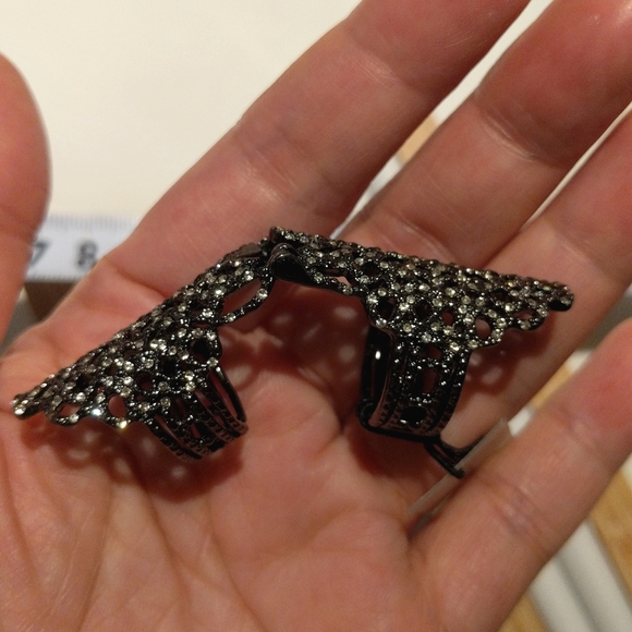 NWT BCBG Maxazria Pave Joint Ring - Picture 11 of 13